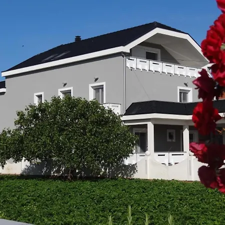 Ferienwohnung in Sukošan mit Großer Terrasse Apartment Sukošan