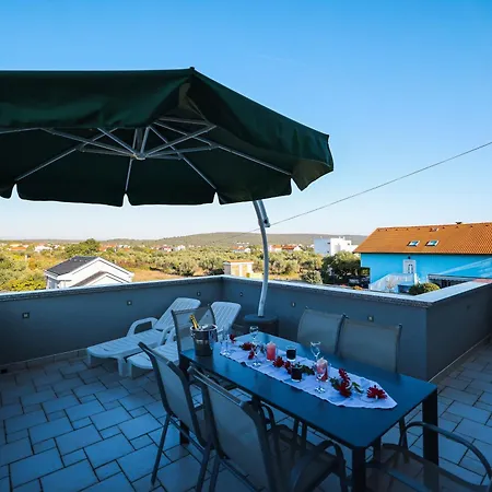 Apartment Ferienwohnung in Sukošan mit Großer Terrasse Sukošan